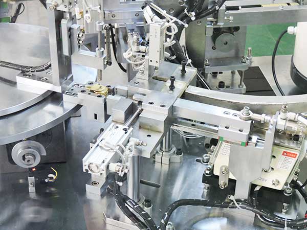 晾衣架滑輪組裝機(jī)