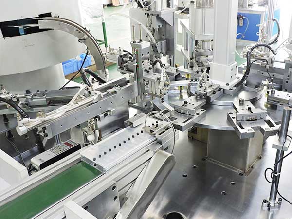 內(nèi)滑輪自動組裝機