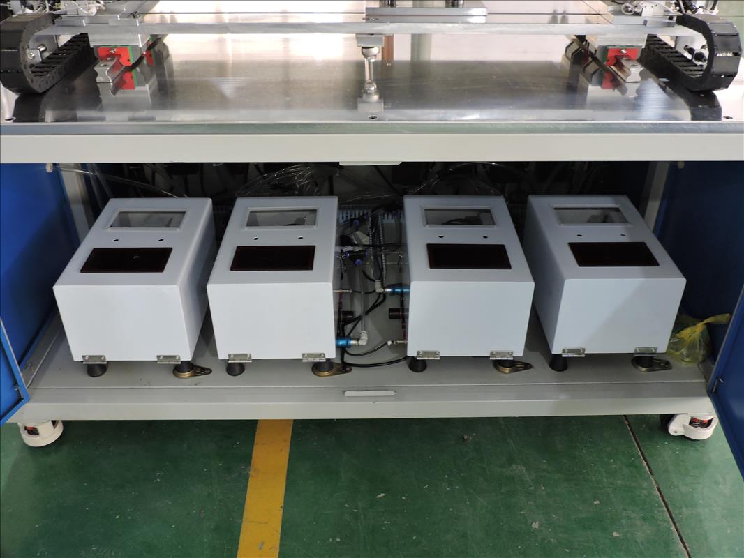 箱體自動(dòng)鎖螺絲機(jī)