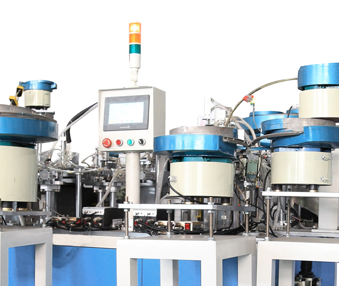 三寸鉸鏈自動(dòng)組裝機(jī)